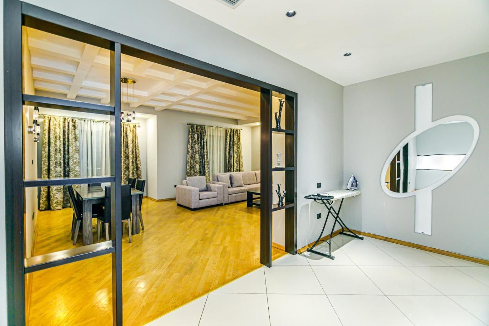 Apartment Charming Lux Baku
